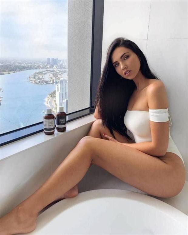 Hot Girls With Beautiful Legs #41 (43 photos)