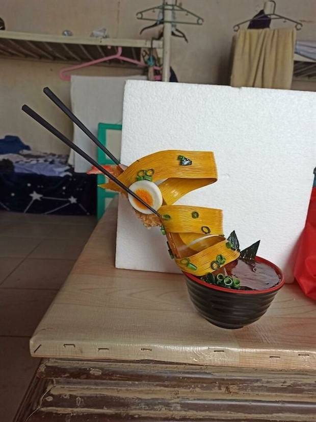 1676025455 4yonwxkr26 Strange Shoes (53 photos)