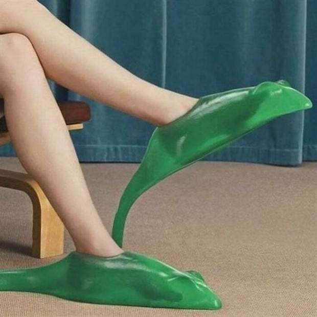 1676025537 x7yykqb1tw Strange Shoes (53 photos)