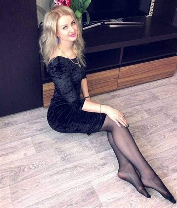 Hot Girls With Beautiful Legs #41 (43 photos)