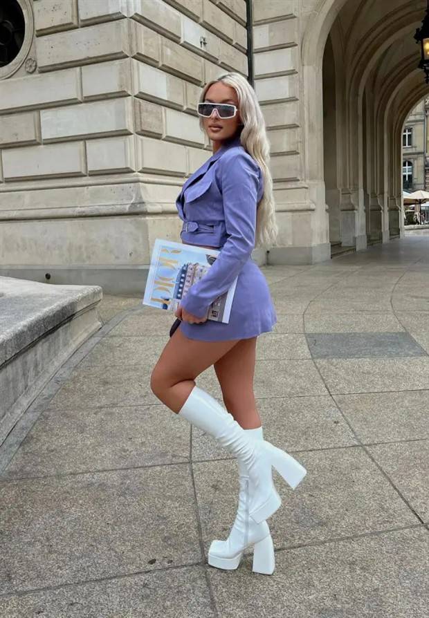 Hot Girls In High Heels #1 (35 photos)