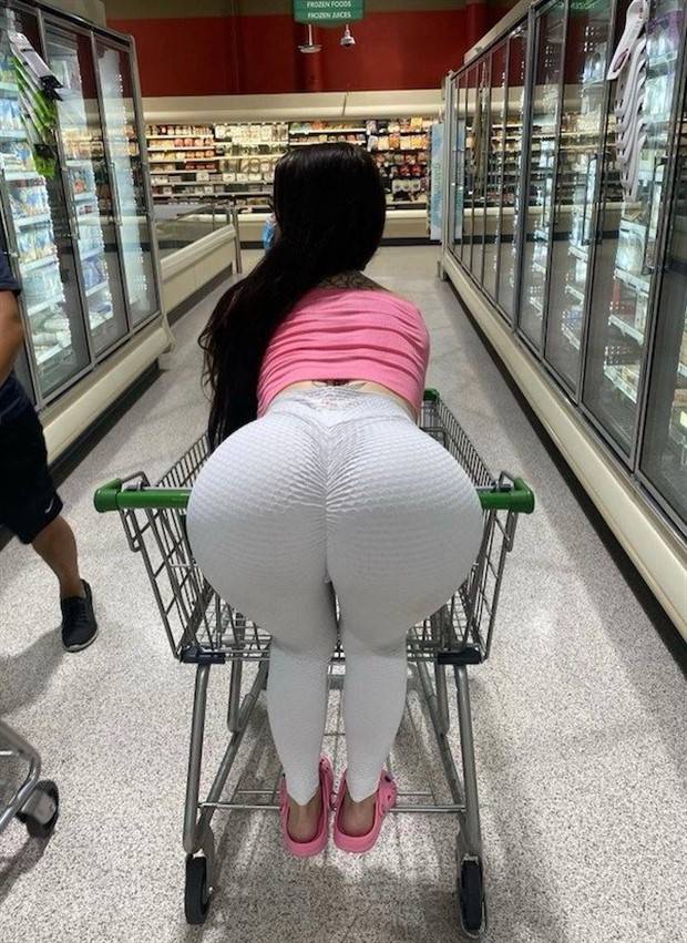 yoga pants girls 23 Hot Girls In Yoga Pants #43 (44 photos)