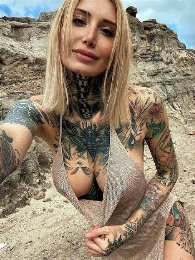 hot girls with tattoos 5 Hot Tattooed Girls #9 (37 photos)