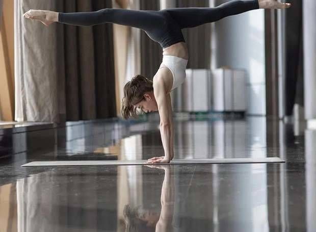 sexy girls in yoga pants 17 Hot Girls In Yoga Pants #44 (37 photos)