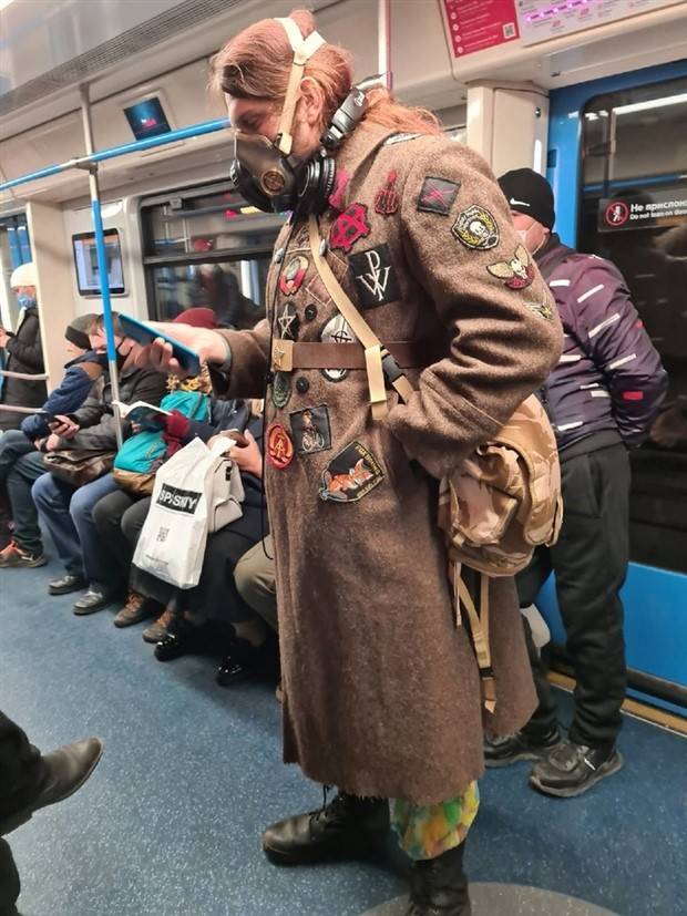 Weird Russian Subway Fashion #184 (37 photos)