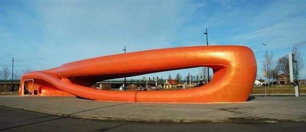 weird bus stops 1 Quirky And Creative Bus Stops (33 photos)