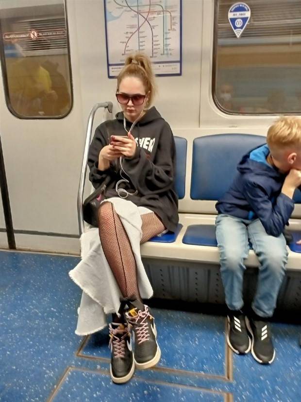 Weird Russian Subway Fashion #185 (39 photos)