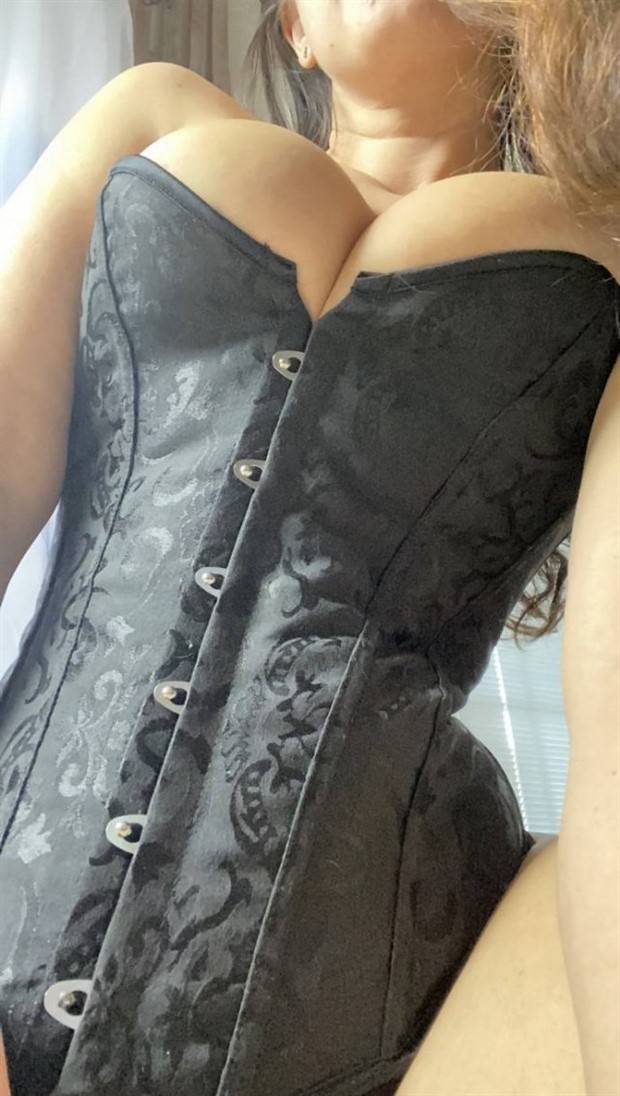 Hot Girls in Corsets #22 (38 photos)