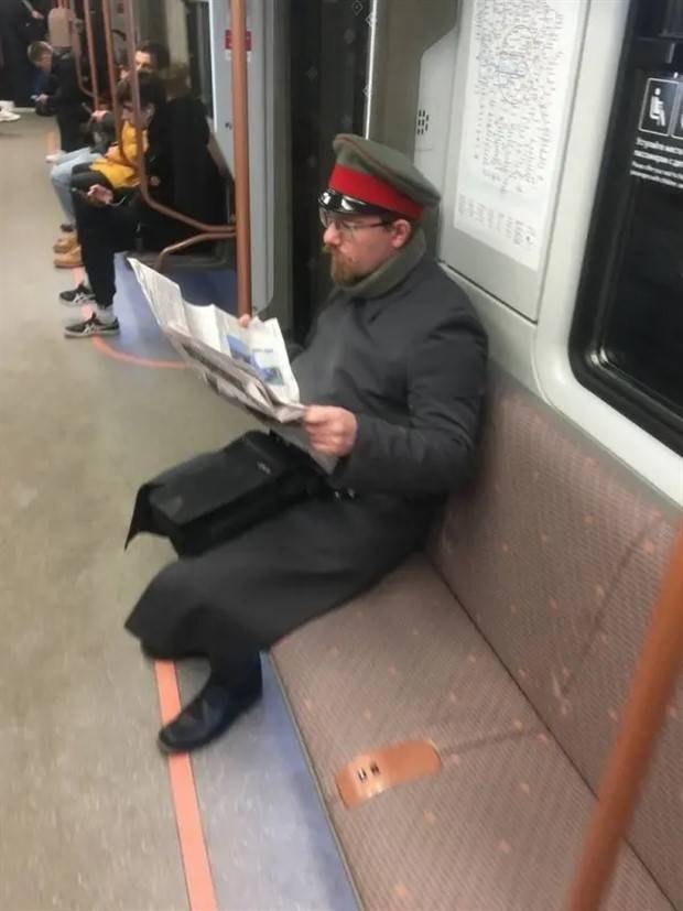 Weird Russian Subway Fashion #186 (41 photos)