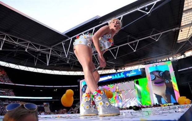 A Little Fun For Adults #304 (40 photos)