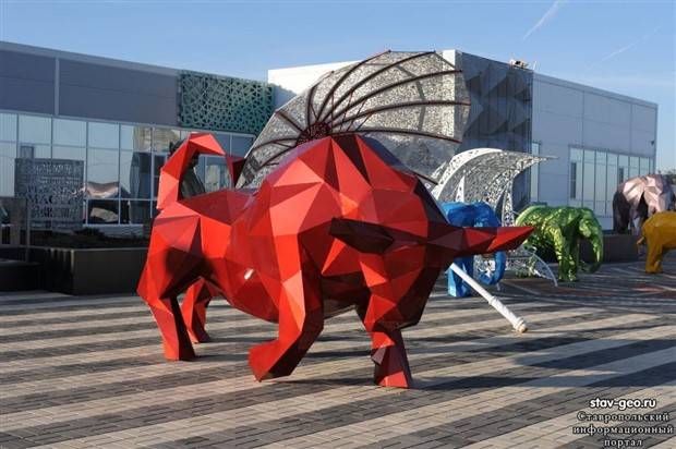 Captivating Metal Sculptures (43 photos)