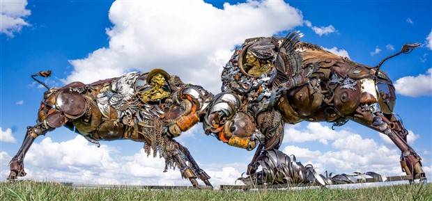 Captivating Metal Sculptures (43 photos)