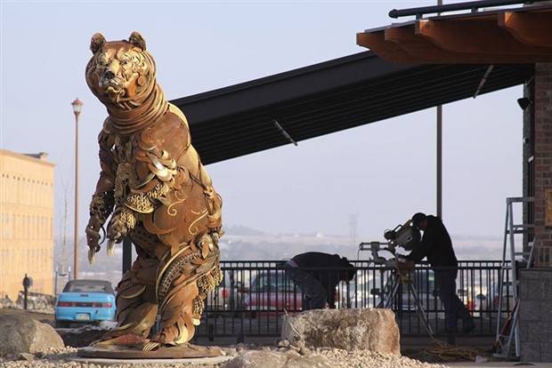 Captivating Metal Sculptures (43 photos)