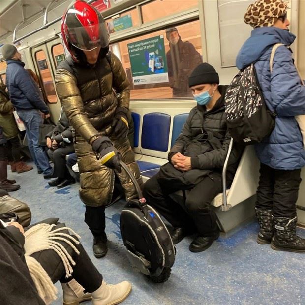 crazy fashion from russian subway 18 Weird Russian Subway Fashion #187 (36 photos)