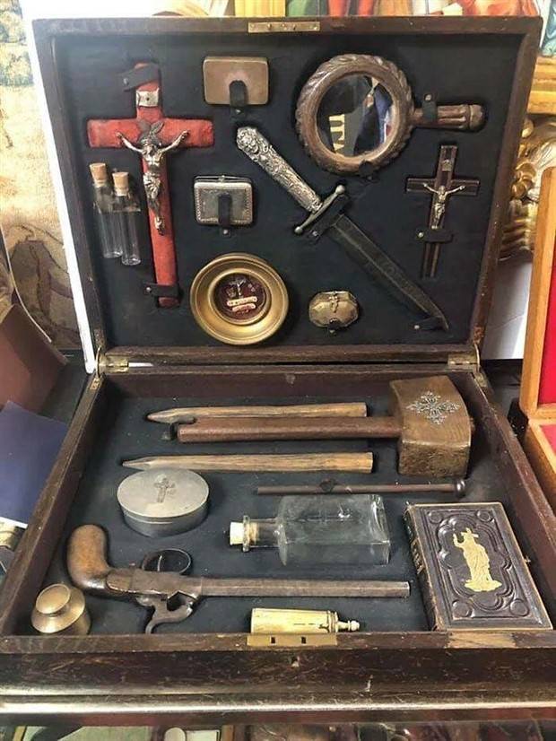 Strange Things Found in Thrift Stores #13 (35 photos)