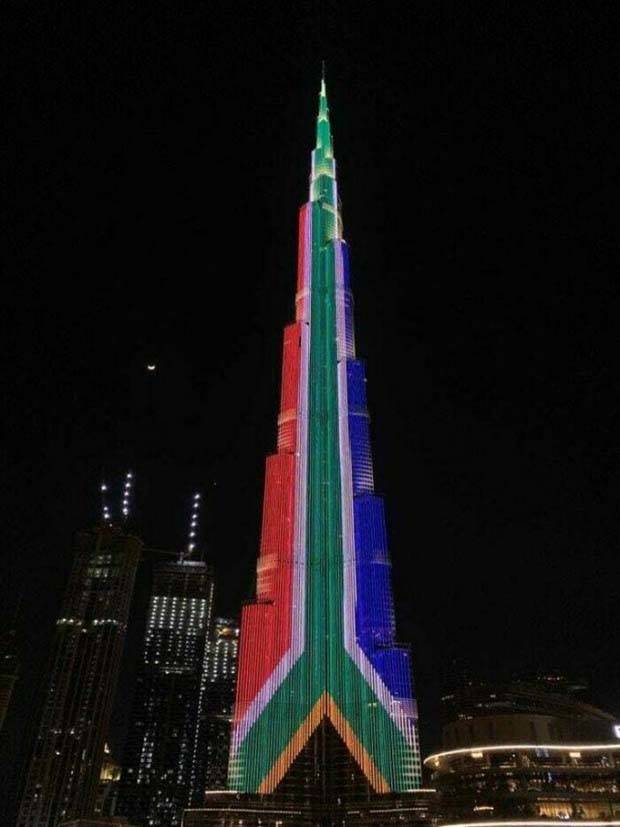 Dubais Captivating Images (25 photos)