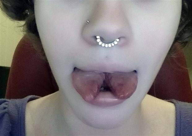 Girls With Split Tongues (27 photos)