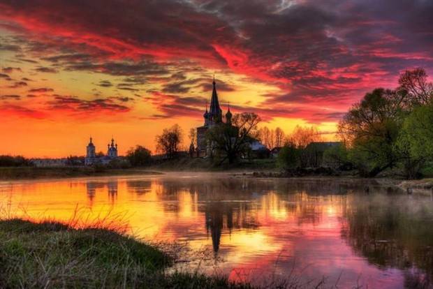 Enchanting Sunsets: Serenity in Golden Hues (20 photos)