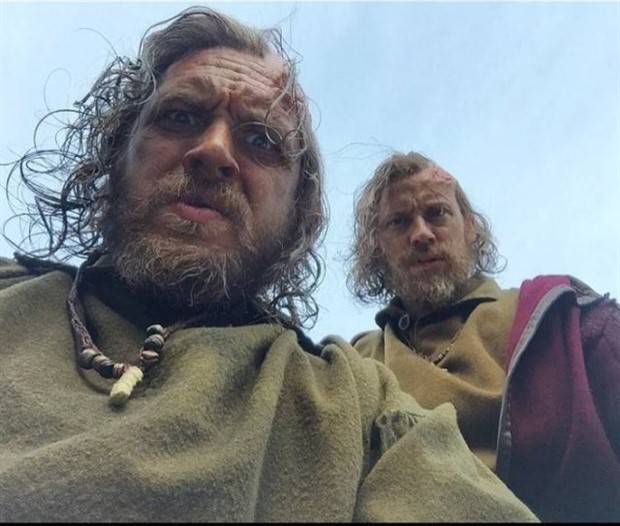 Famous Actors and Stunt Doubles in Film (44 photos)