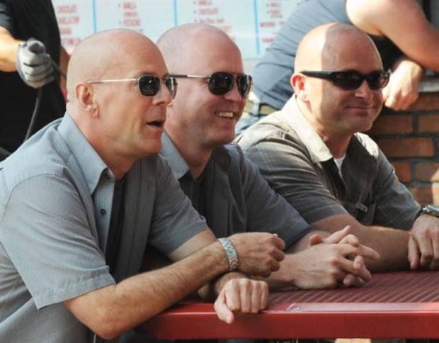 Famous Actors and Stunt Doubles in Film (44 photos)