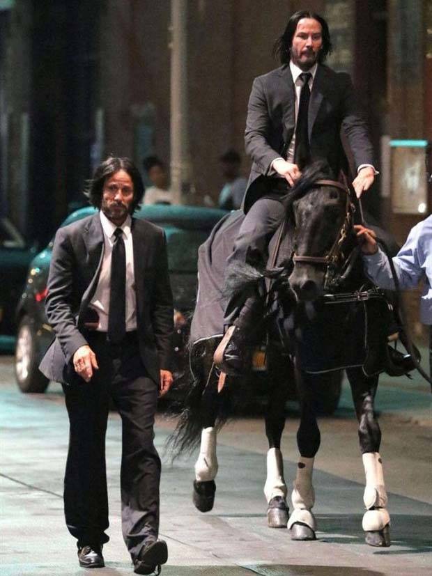 Famous Actors and Stunt Doubles in Film (44 photos)