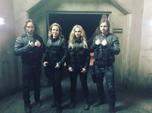 Famous Actors and Stunt Doubles in Film (44 photos)