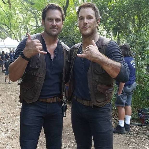 Famous Actors and Stunt Doubles in Film (44 photos)