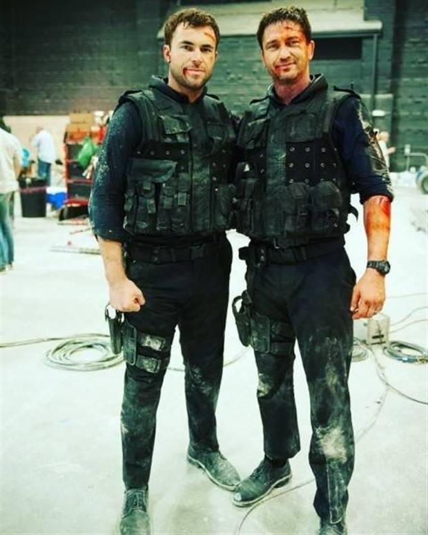 Famous Actors and Stunt Doubles in Film (44 photos)