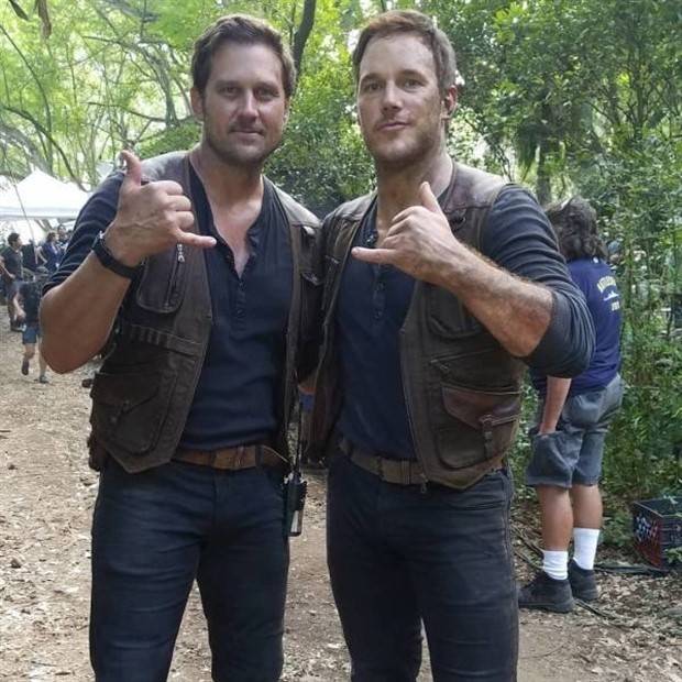 Famous Actors and Stunt Doubles in Film (44 photos)