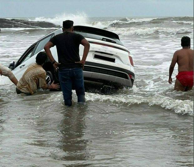 Insane Driving Fails #16 (36 photos)