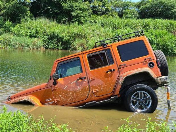 Insane Driving Fails #16 (36 photos)