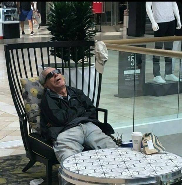 Men Waiting while their Wives Shop Endlessly (27 photos)