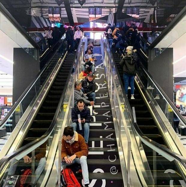 Men Waiting while their Wives Shop Endlessly (27 photos)