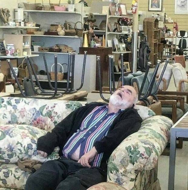 Men Waiting while their Wives Shop Endlessly (27 photos)