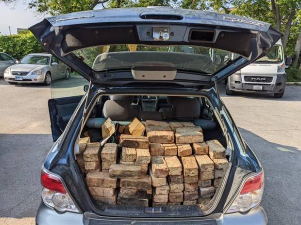 Crazy Drivers who Overload their Vehicles (21 photos)