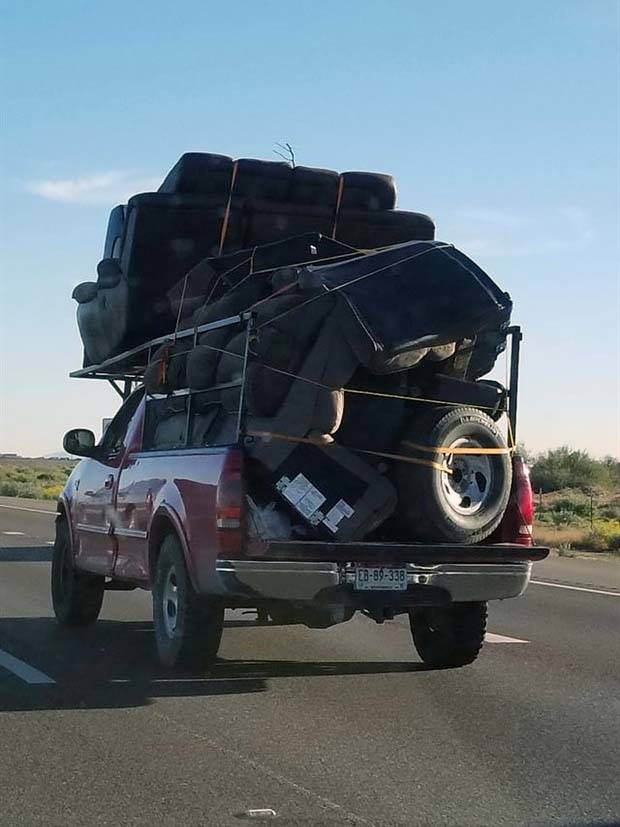 Crazy Drivers who Overload their Vehicles (21 photos)
