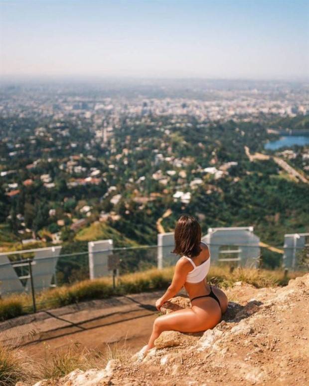 Hot Girls in Thongs #3 (38 photos)