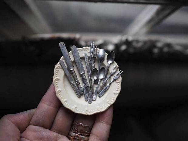 kiyomi miniature furniture 12 Kiyomi Crafts Realistic Miniature Antique Furniture (25 photos)