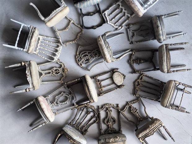 kiyomi miniature furniture 13 Kiyomi Crafts Realistic Miniature Antique Furniture (25 photos)