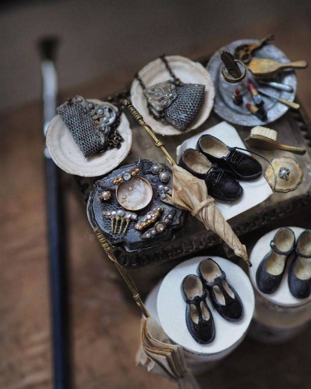 kiyomi miniature furniture 3 Kiyomi Crafts Realistic Miniature Antique Furniture (25 photos)