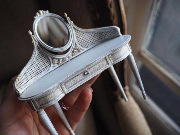 kiyomi miniature furniture 8 Kiyomi Crafts Realistic Miniature Antique Furniture (25 photos)