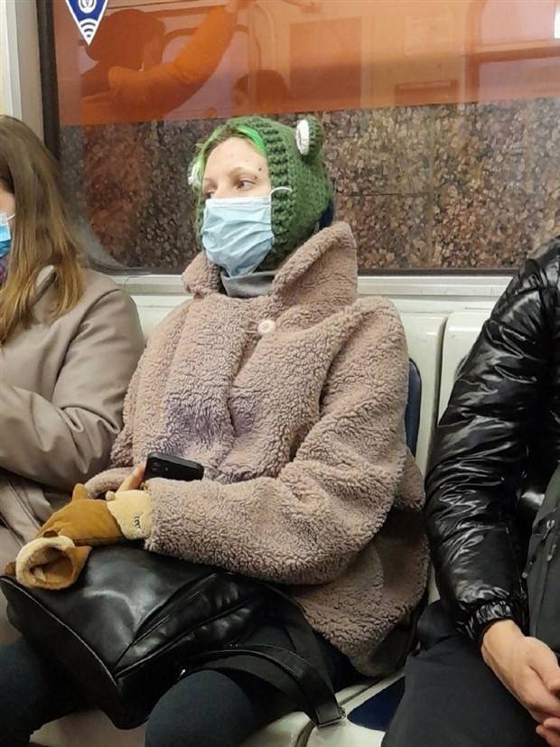 Weird Russian Subway Fashion #189 (34 photos)