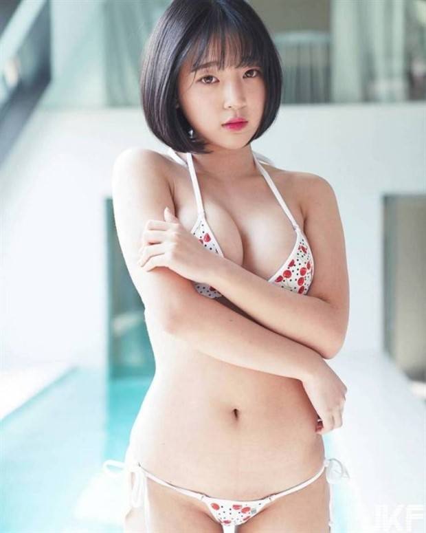 Hot Asian Girls #53 (43 photos)