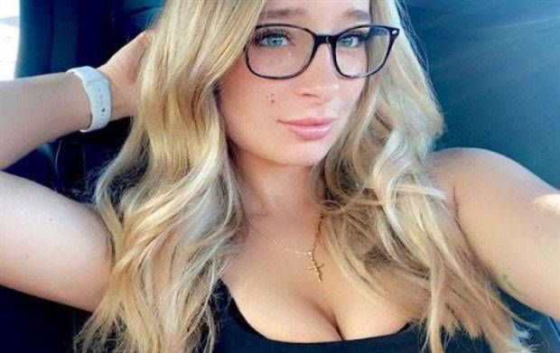 Hot Girls with Glasses #14 (35 photos)