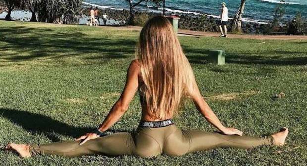 Hot Girls in Yoga Pants #48 (34 photos)