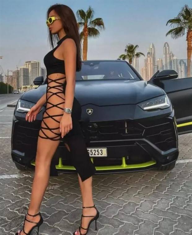 skin tight dresses 8 Hot Girls in Tight Dresses #47 (37 photos)