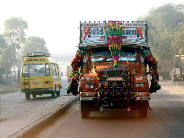 The Exotic Indian Trucks (57 photos)