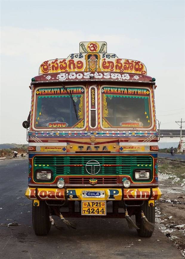 The Exotic Indian Trucks (57 photos)
