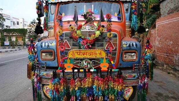The Exotic Indian Trucks (57 photos)