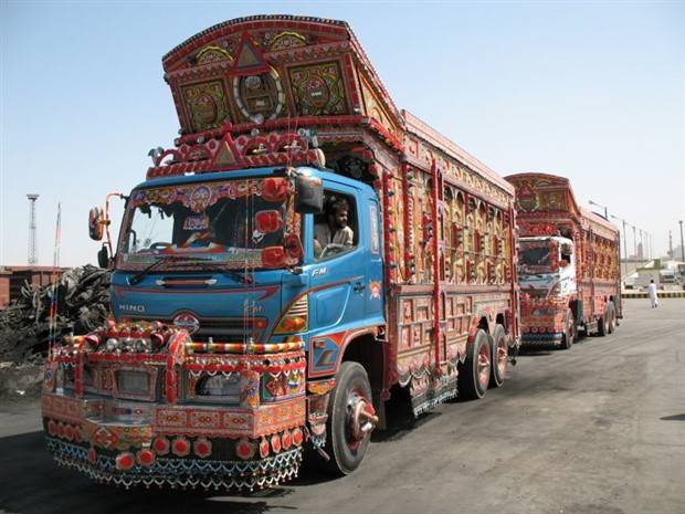 The Exotic Indian Trucks (57 photos)